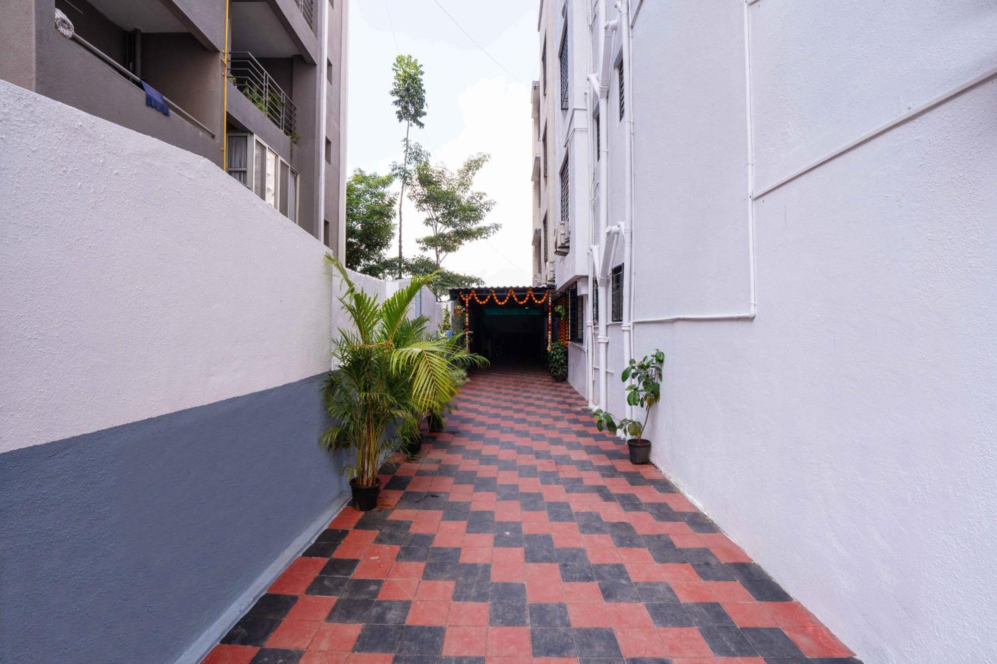 Treebo Royal Comfort Atithi Pune Ngoại thất bức ảnh