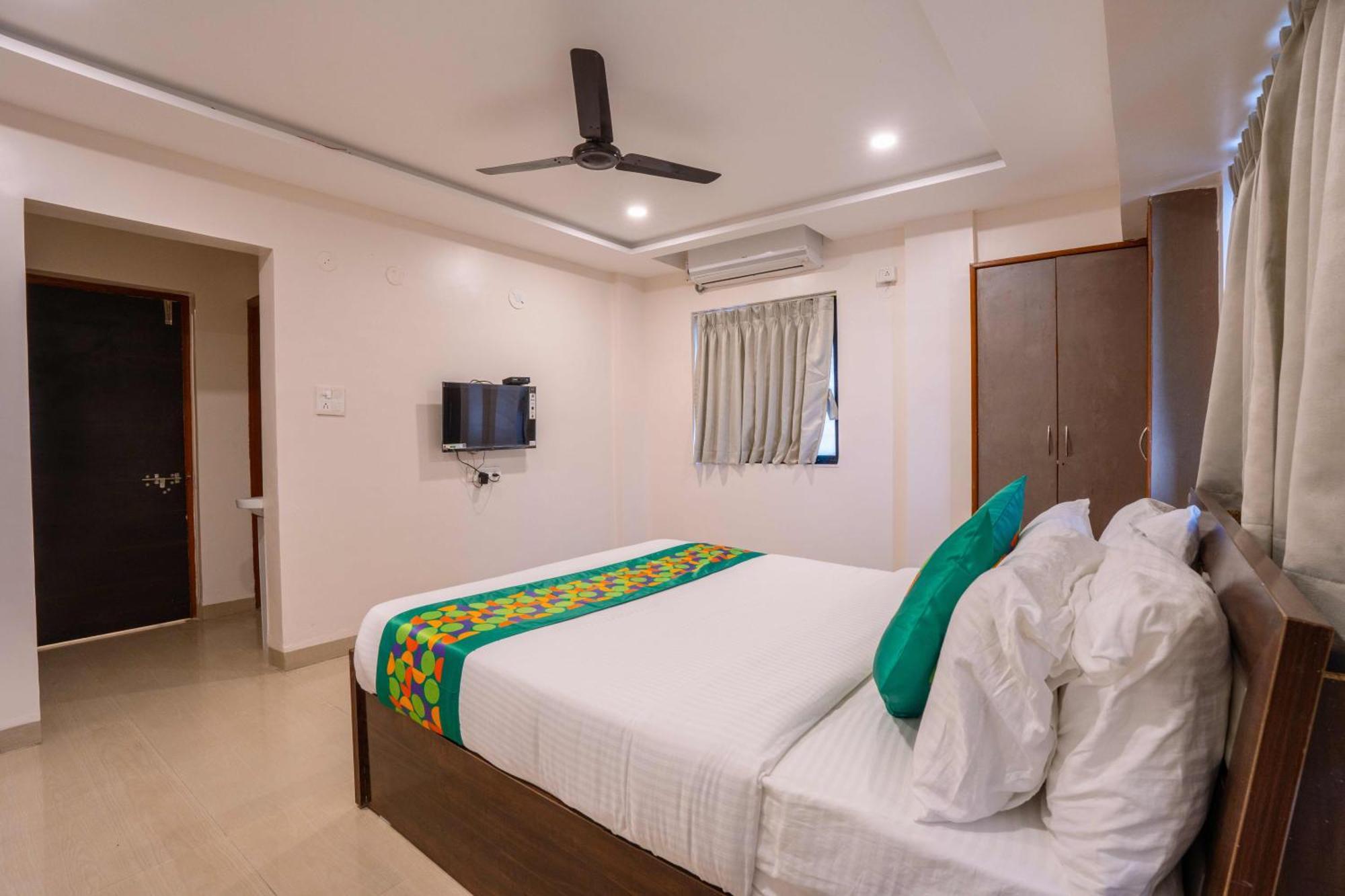 Treebo Royal Comfort Atithi Pune Ngoại thất bức ảnh