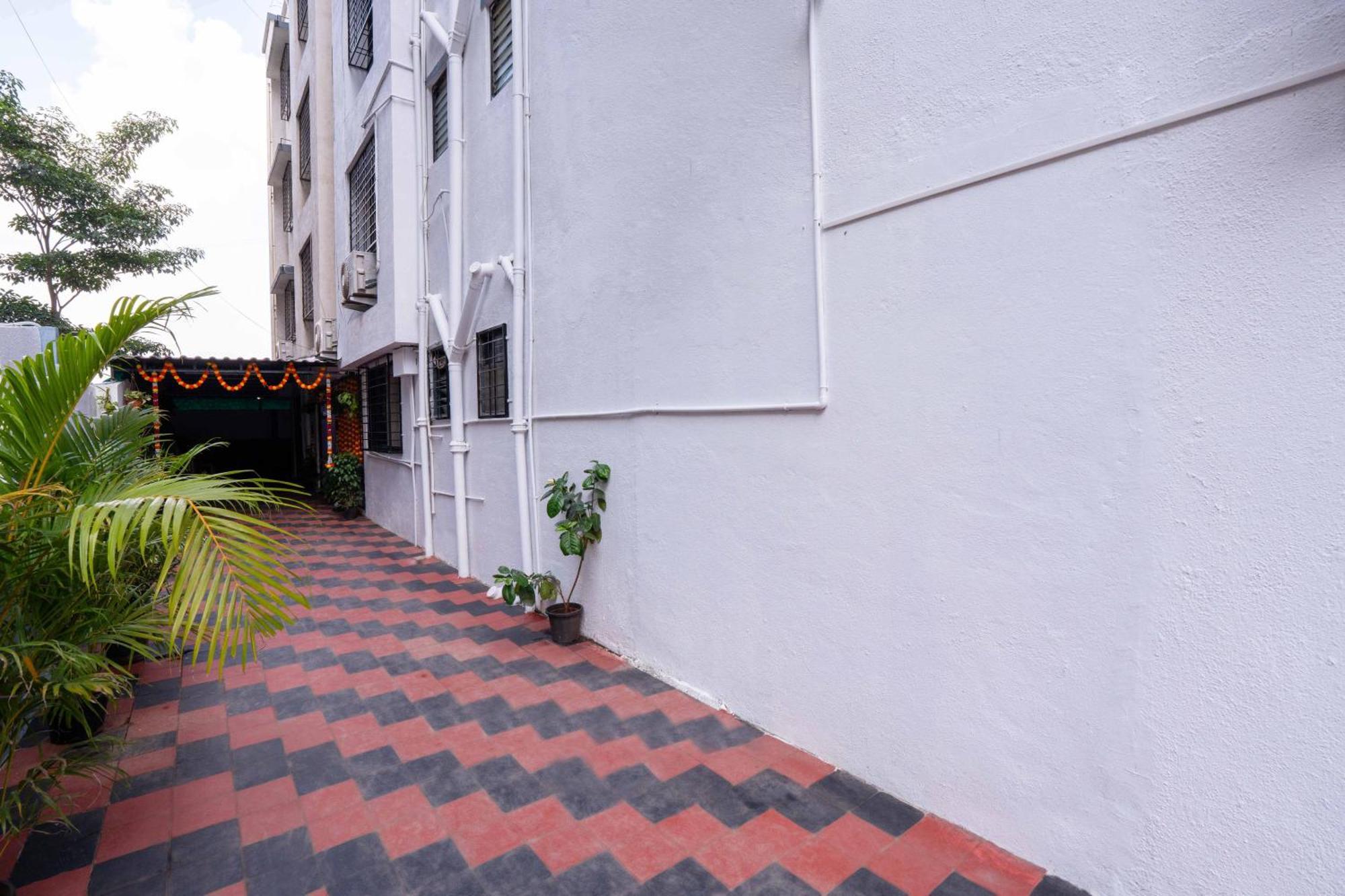 Treebo Royal Comfort Atithi Pune Ngoại thất bức ảnh