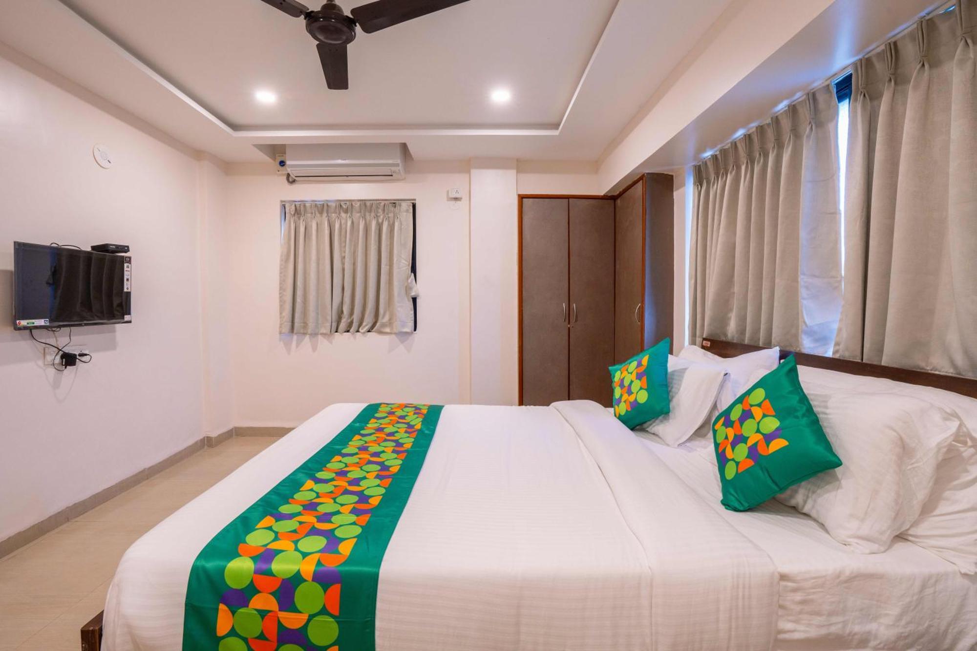 Treebo Royal Comfort Atithi Pune Ngoại thất bức ảnh