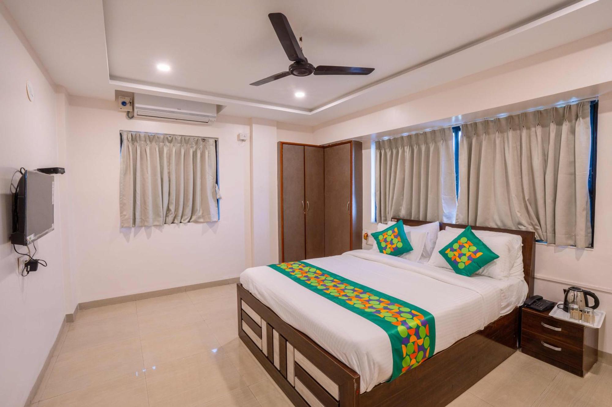 Treebo Royal Comfort Atithi Pune Ngoại thất bức ảnh