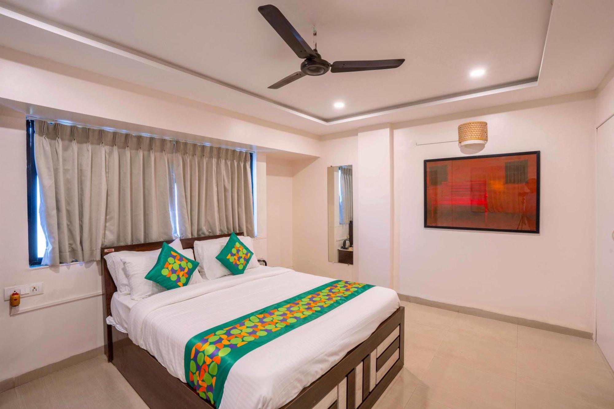 Treebo Royal Comfort Atithi Pune Ngoại thất bức ảnh