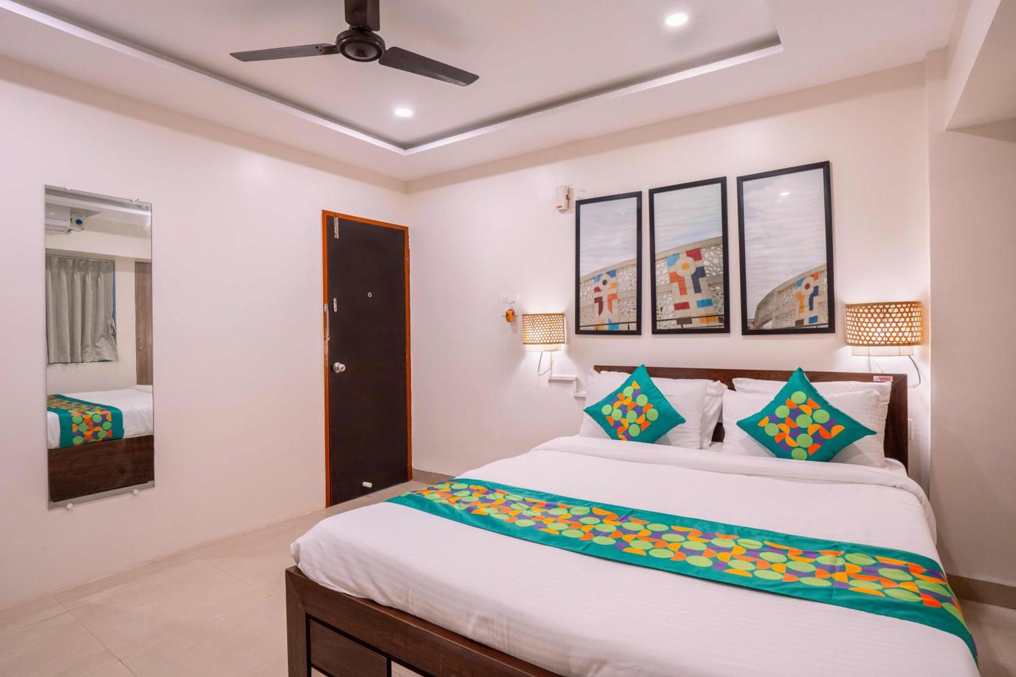 Treebo Royal Comfort Atithi Pune Ngoại thất bức ảnh