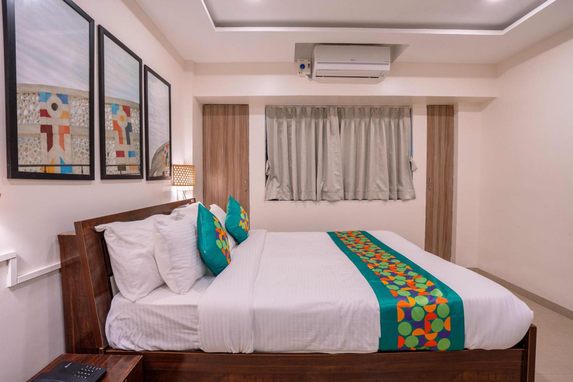 Treebo Royal Comfort Atithi Pune Ngoại thất bức ảnh