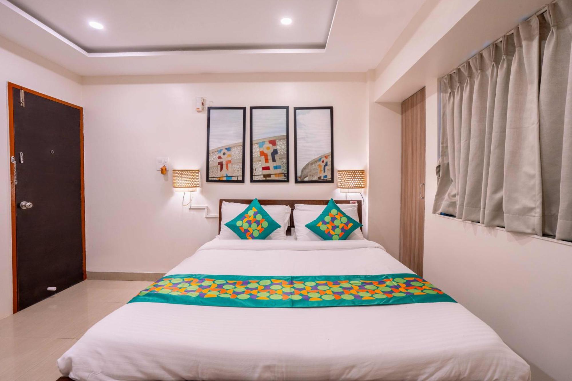 Treebo Royal Comfort Atithi Pune Ngoại thất bức ảnh